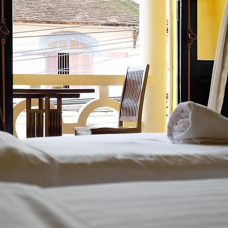 Inthira Thakhek Hotel Eksteriør billede