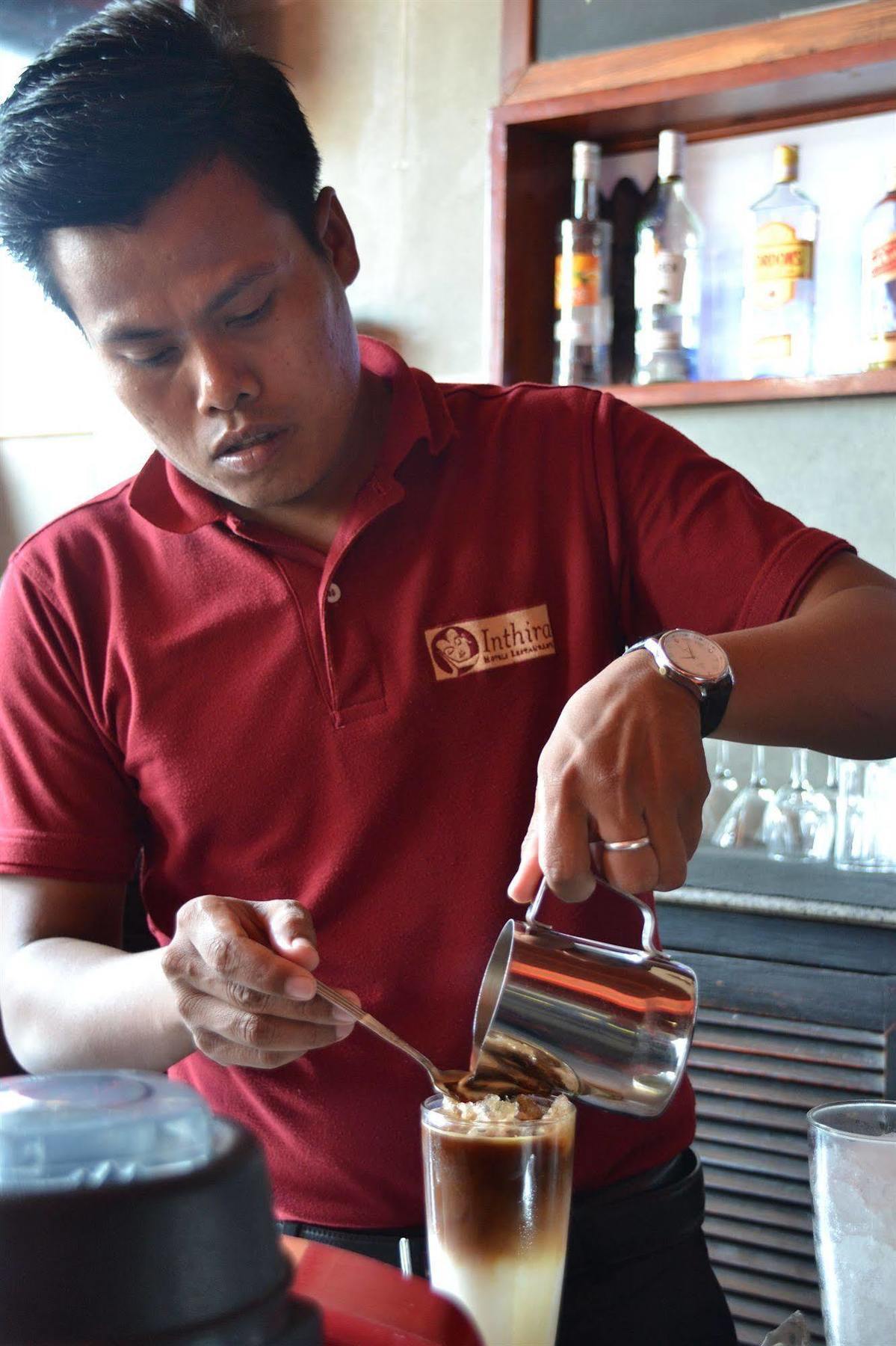 Inthira Thakhek Hotel Eksteriør billede