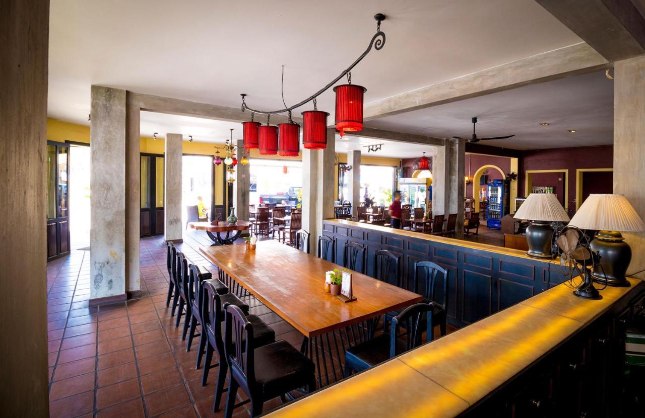 Inthira Thakhek Hotel Eksteriør billede