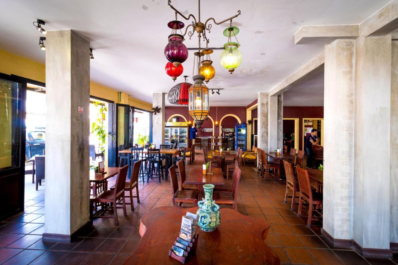 Inthira Thakhek Hotel Eksteriør billede