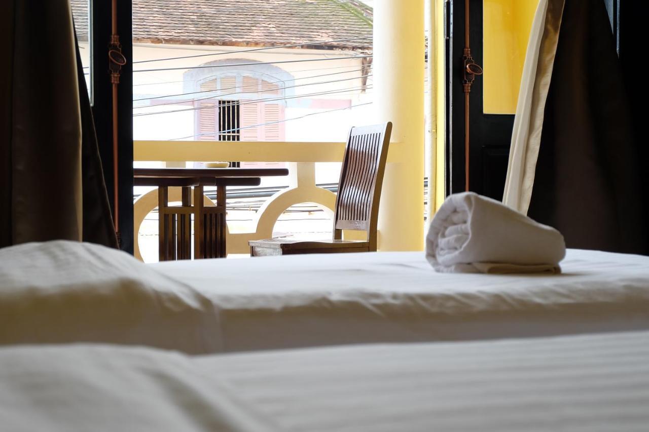 Inthira Thakhek Hotel Eksteriør billede