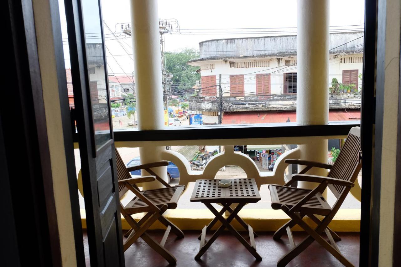 Inthira Thakhek Hotel Eksteriør billede