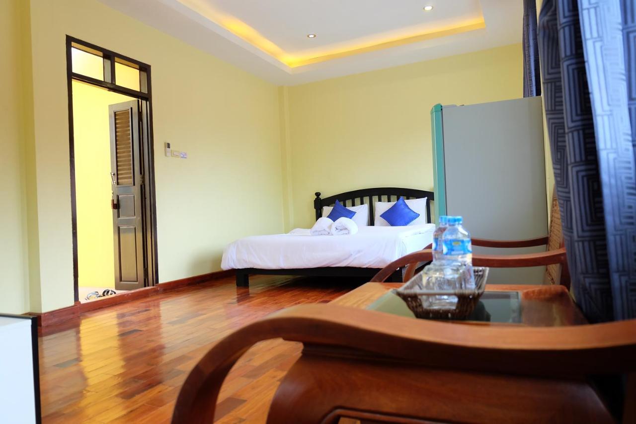 Inthira Thakhek Hotel Eksteriør billede