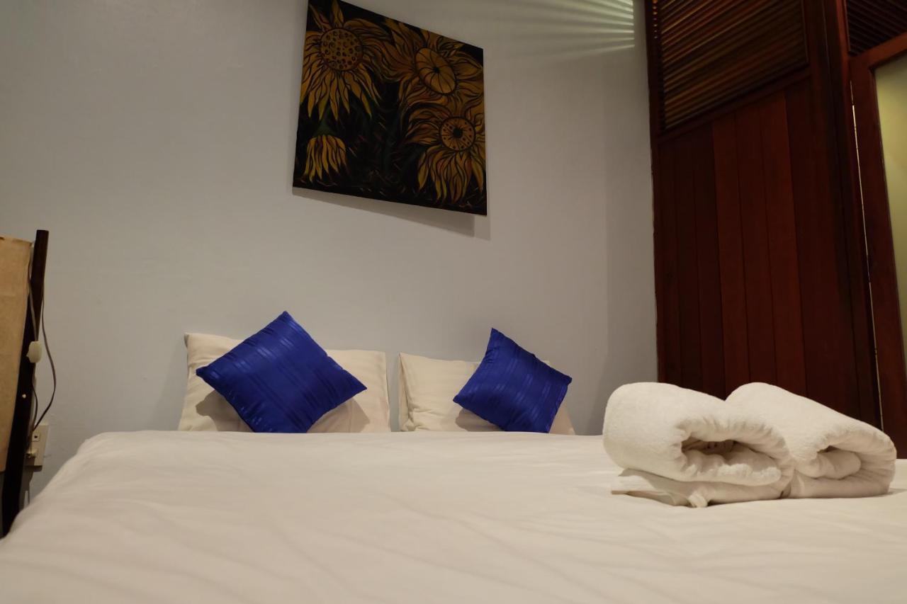 Inthira Thakhek Hotel Eksteriør billede